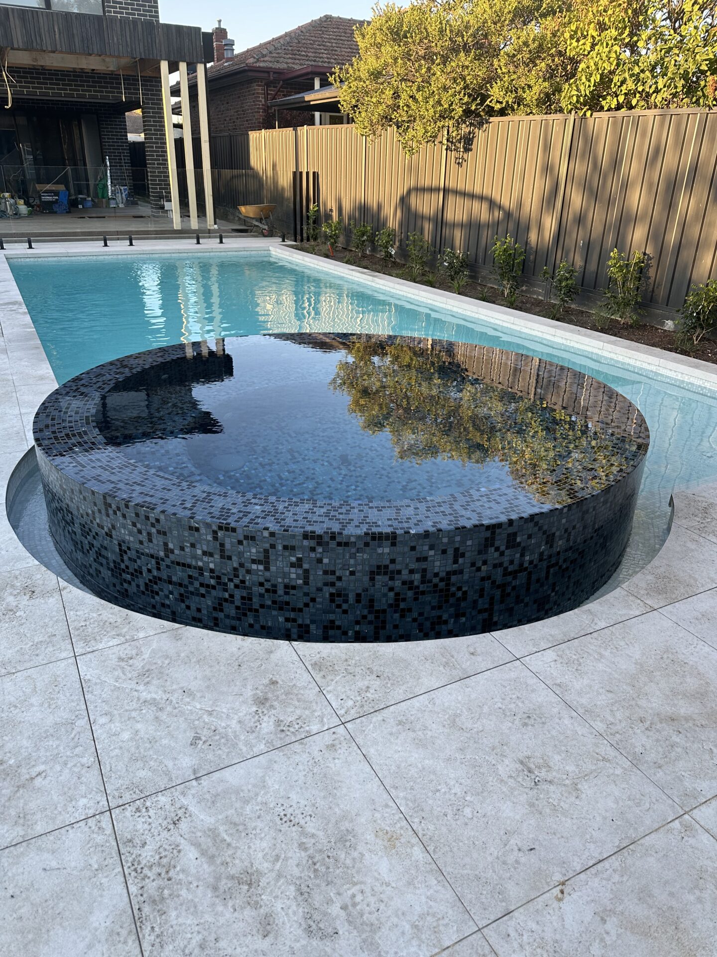 Pool and Round Spa Combination